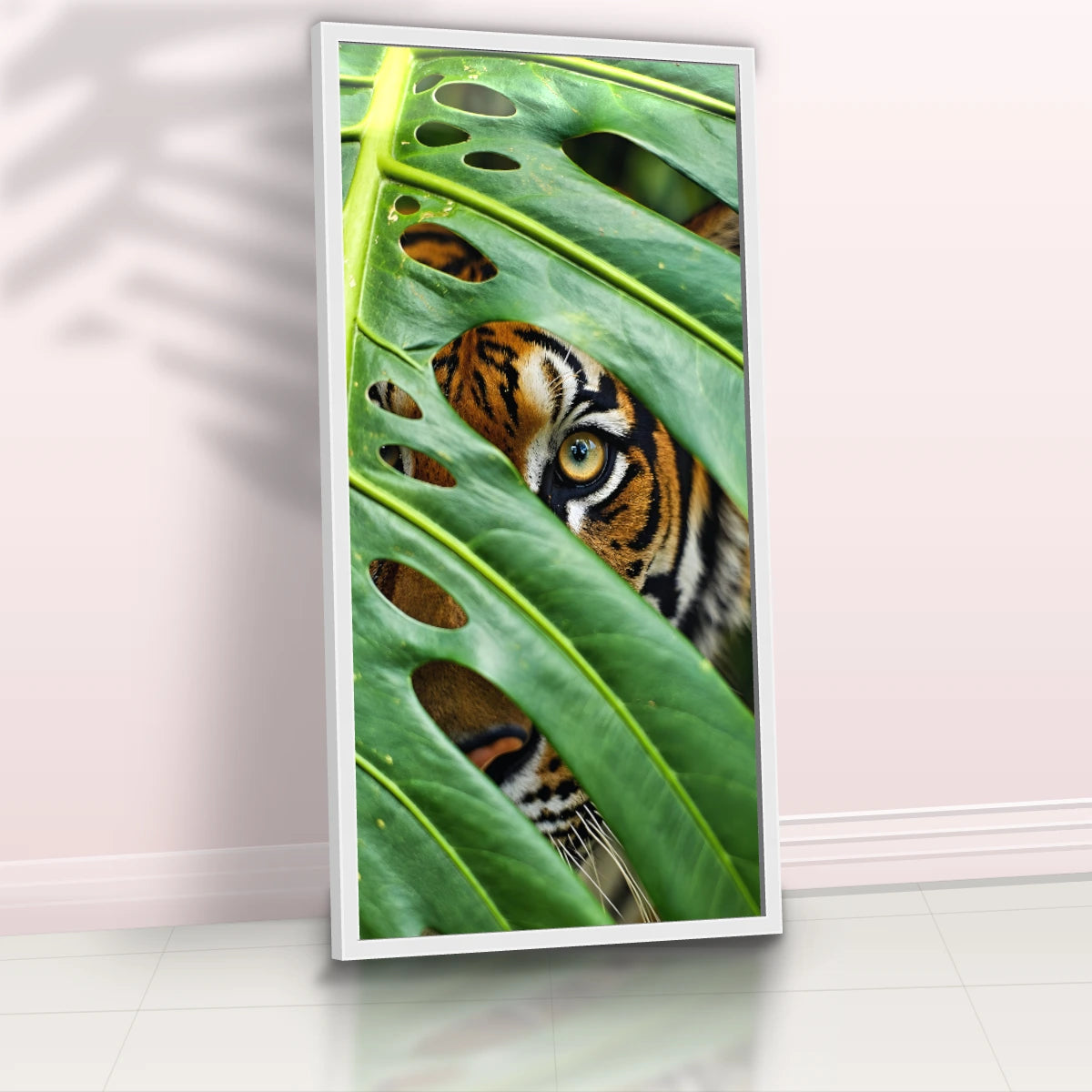 Quadro Sala Tigre na Folhagem