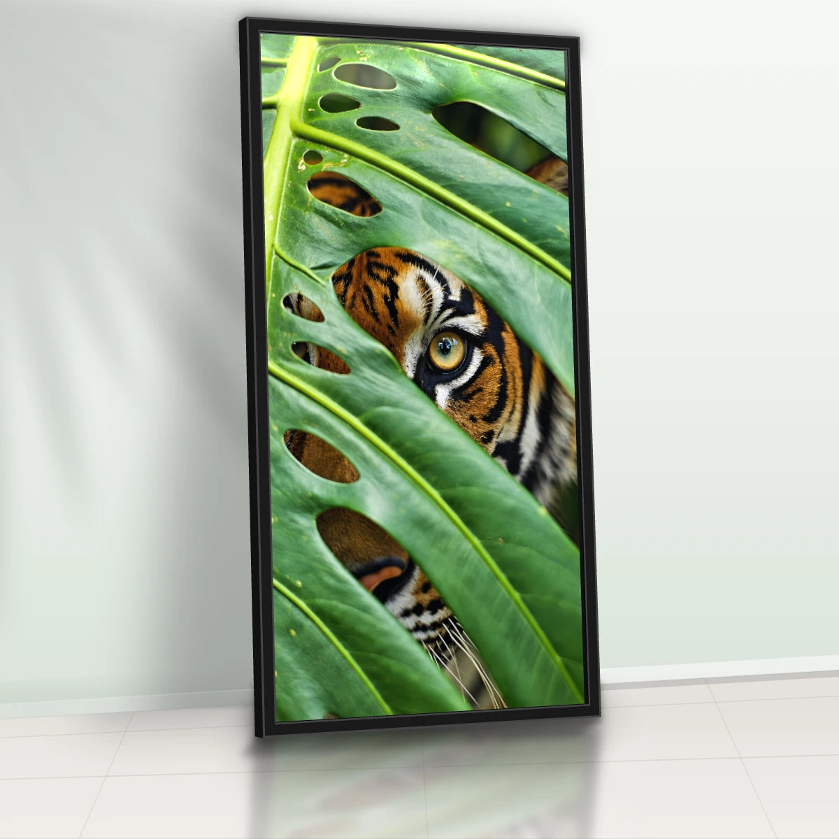 Quadro Sala Tigre na Folhagem
