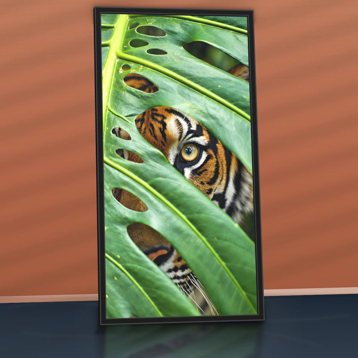 Quadro Sala Tigre na Folhagem
