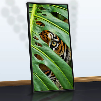 Quadro Sala Tigre na Folhagem