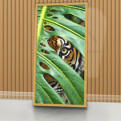 Quadro Sala Tigre na Folhagem