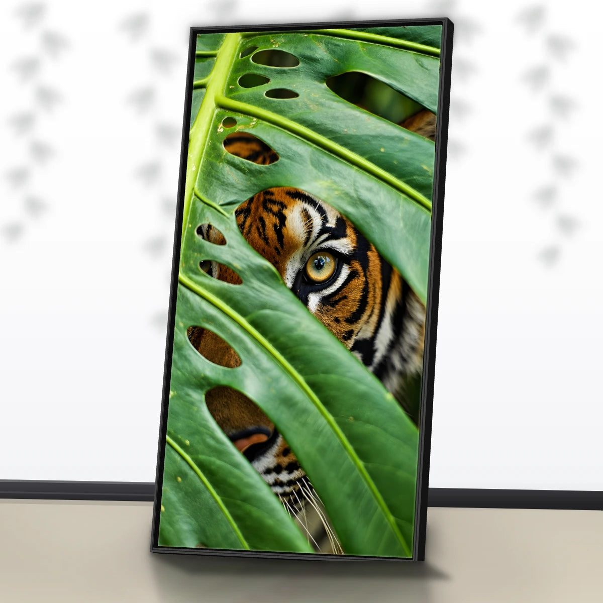 Quadro Sala Tigre na Folhagem